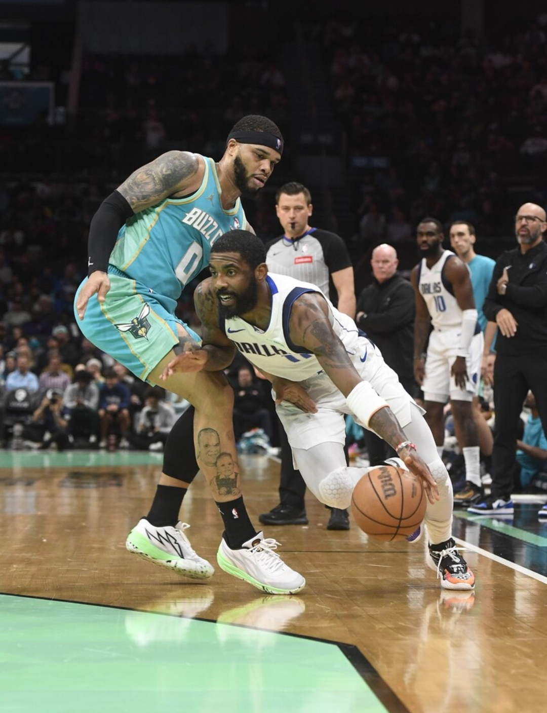 鹈鹕鏖战山西队,欧文惊艳四座 鹈鹕鏖战山西队,欧文惊艳四座