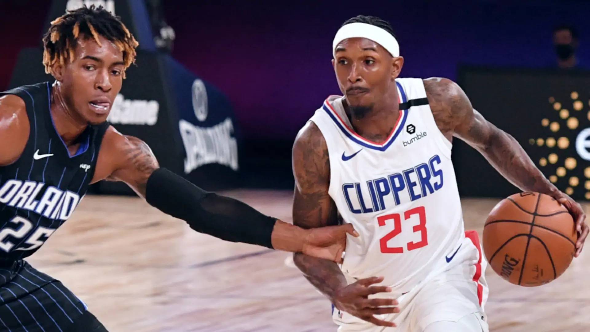 魔术鏖战新疆队,乔治统治全场 魔术鏖战新疆队,乔治统治全场